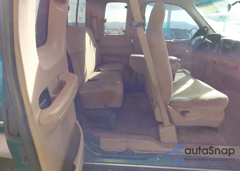 1998 Ford F-150 Lariat/Standard/Xl/Xlt z USA, uszkodzony, nr VIN 1FTRX18L2WKB65777